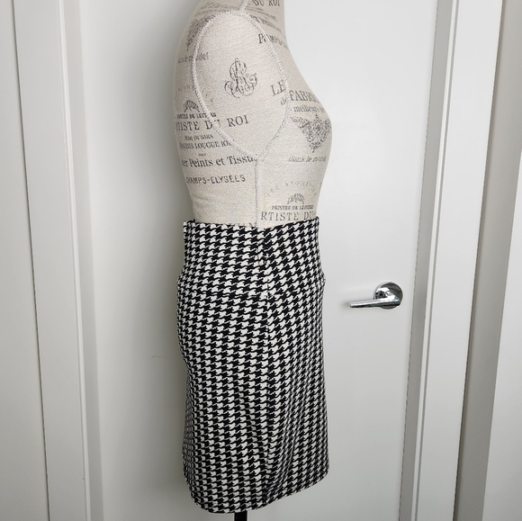 Vintage Houndstooth Pencil Skirt - Picture 4 of 10